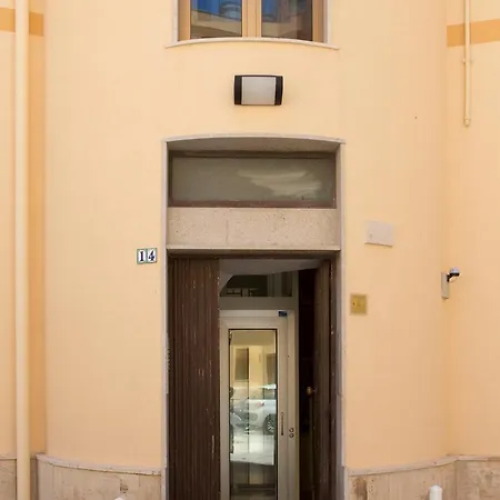 Piazza Vittorio 3*